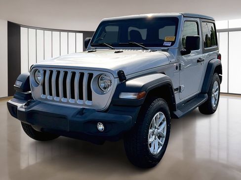 Used 2023 Jeep Wrangler Sport AWD/4WD image 3