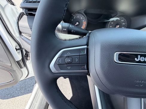 New 2026 Jeep Compass Latitude image 14