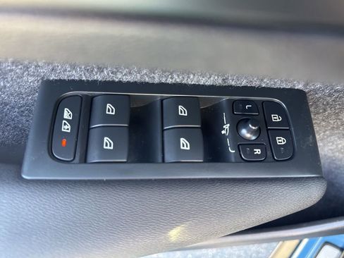 Used 2023 Volvo XC40 Recharge Plus AWD/4WD image 21