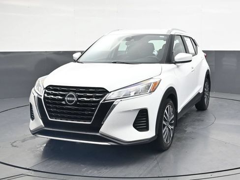 Used 2023 Nissan Kicks SV FWD image 12