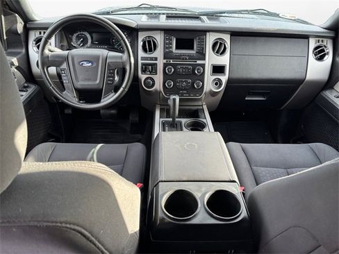 Used 2017 Ford Expedition XLT image 10