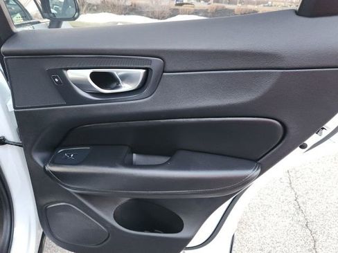 Certified 2025 Volvo XC60 B5 Plus image 24