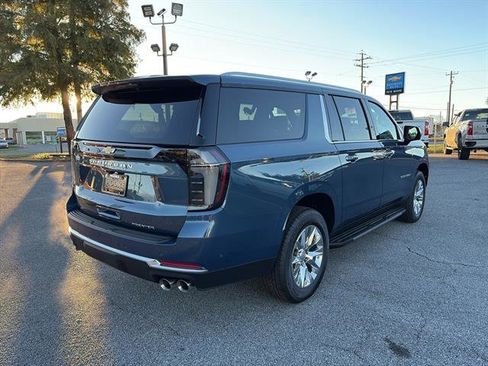 New 2025 Chevrolet Suburban Premier w/ Sun And Tow Package image 7