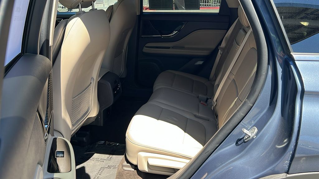 Certified 2022 Lincoln Corsair FWD w/ Premium Package image 9