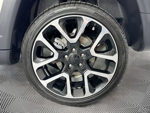 Used 2018 Jeep Compass Limited AWD/4WD image 29