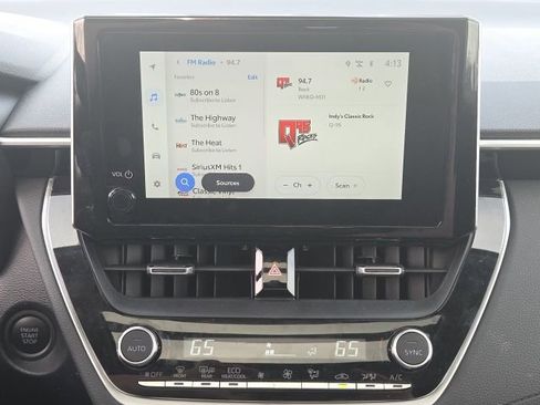 Used 2024 Toyota Corolla Cross XLE w/ Convenience Package image 32