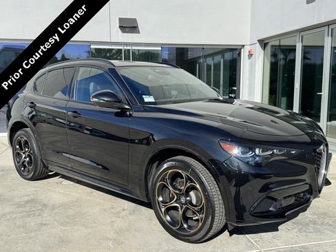 Used 2025 Alfa Romeo Stelvio Sprint image 1