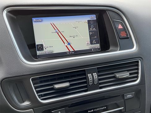 Used 2017 Audi Q5 2.0T Premium Plus w/ Technology Package image 27