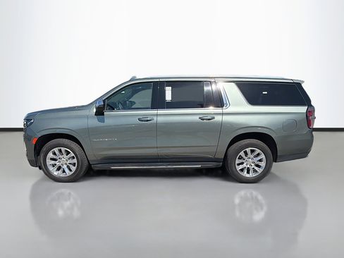 Used 2023 Chevrolet Suburban Premier image 6