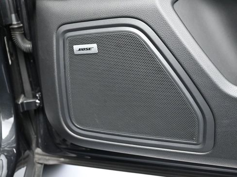 Certified 2022 Porsche Macan image 30