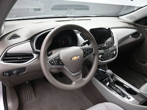 Used 2022 Chevrolet Malibu LT FWD image 13