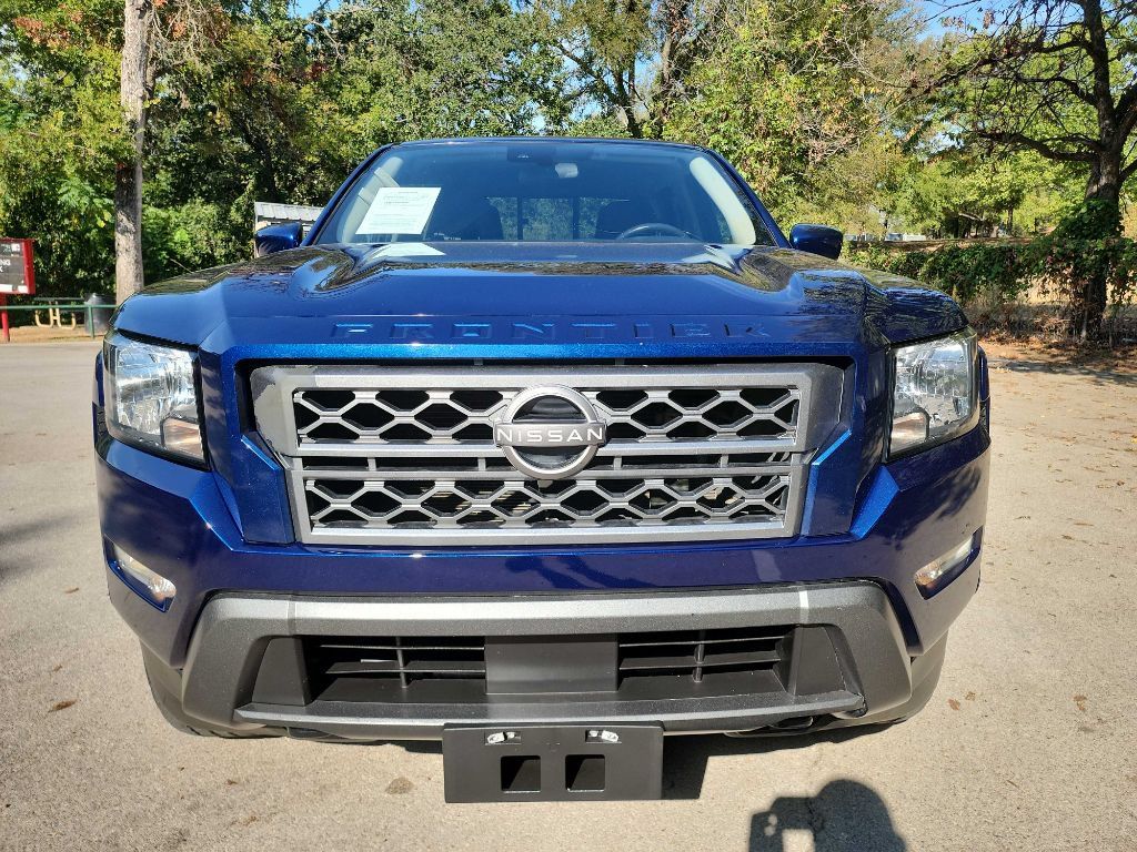 Used 2022 Nissan Frontier SV w/ Technology Package AWD/4WD image 2