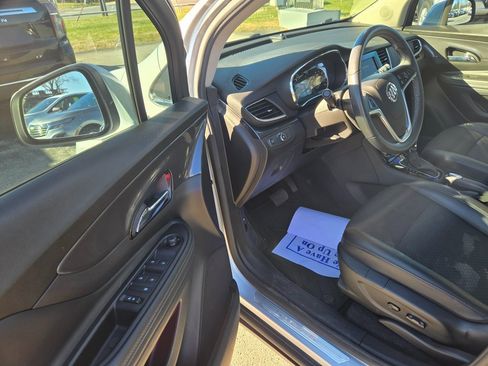 Used 2022 Buick Encore Preferred w/ Safety Package image 6