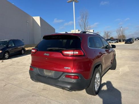 Used 2017 Jeep Cherokee Latitude w/ Safety/Convenience Group image 3