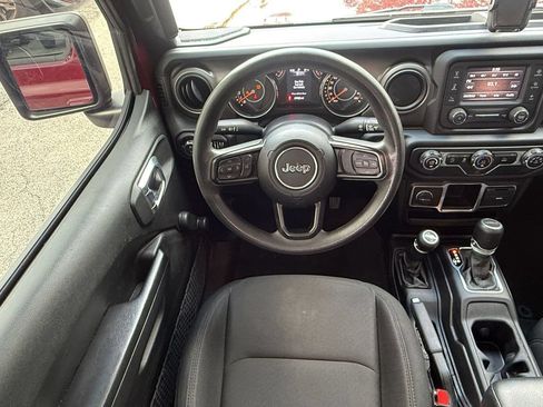 Used 2021 Jeep Gladiator Sport AWD/4WD image 17
