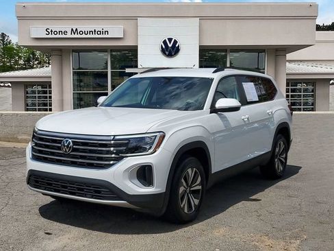 Certified 2025 Volkswagen Atlas SE AWD/4WD image 1