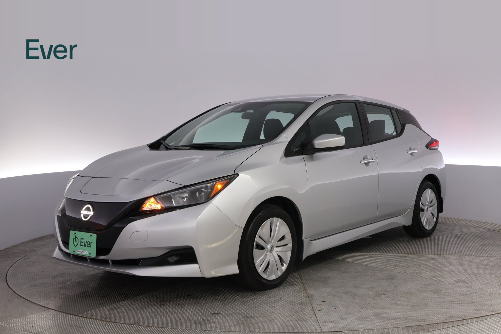 Used 2025 Nissan Leaf S FWD image 2