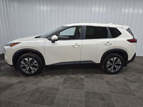 Used 2023 Nissan Rogue SV image 5
