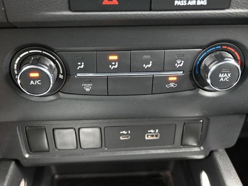 Used 2022 Nissan Frontier SV RWD image 25