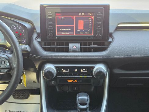 Used 2020 Toyota RAV4 LE FWD image 15