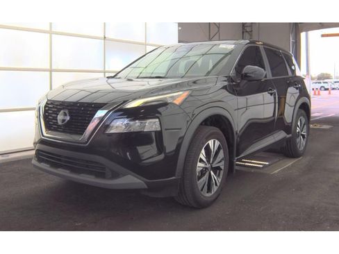 Used 2023 Nissan Rogue SV FWD image 1