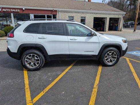 Used 2020 Jeep Cherokee Trailhawk image 8