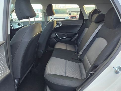 Used 2022 Kia Soul LX w/ Technology Package FWD image 16