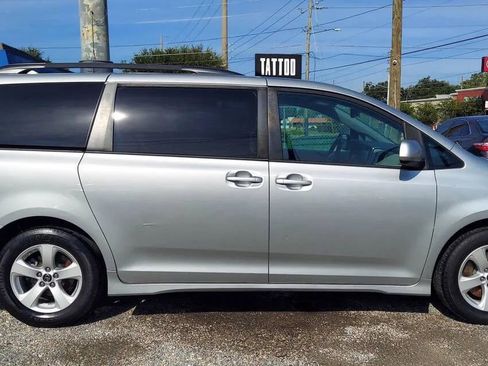 Used 2019 Toyota Sienna LE image 4