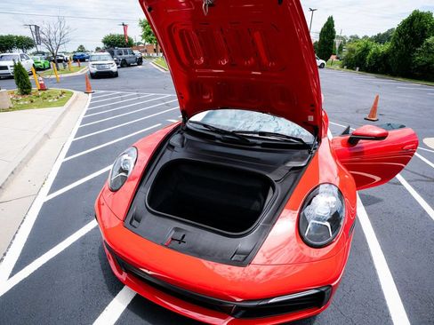 Used 2020 Porsche 911 Carrera RWD image 49
