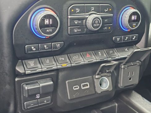 Used 2023 Chevrolet Silverado 3500 High Country AWD/4WD image 36