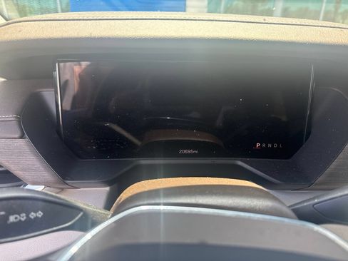 Used 2024 GMC Acadia Denali FWD image 11