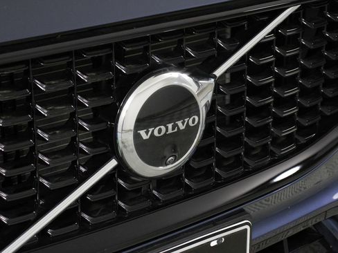 Certified 2025 Volvo XC60 T8 Plus w/ Protection Package Premier image 27