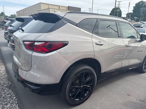 Used 2021 Chevrolet Blazer RS w/ Enhanced Convenience Package FWD image 9