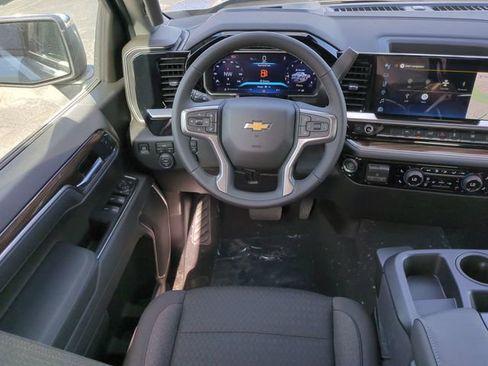 Certified 2026 Chevrolet Silverado 1500 LT AWD/4WD image 16