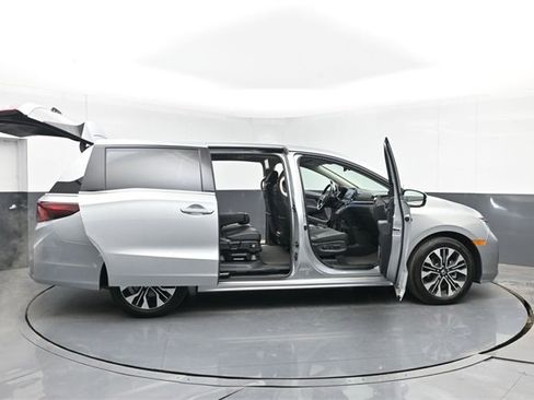 Used 2025 Honda Odyssey Elite image 55