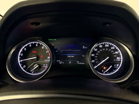 Used 2018 Toyota Camry XLE image 14