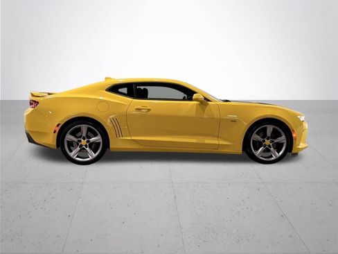 Used 2017 Chevrolet Camaro SS RWD image 9