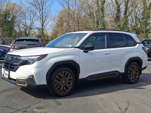 Used 2025 Subaru Forester Sport image 3