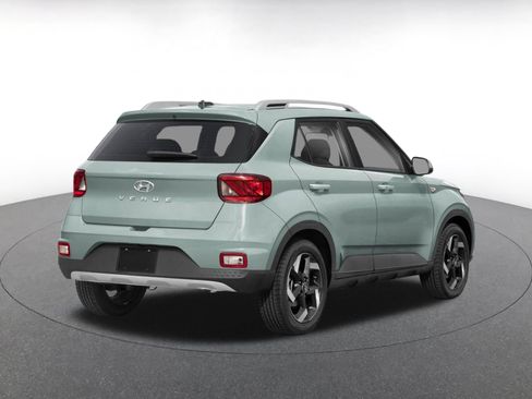 Used 2025 Hyundai Venue SEL FWD image 2