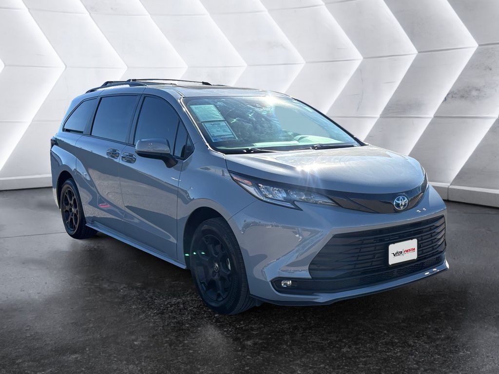 Used 2025 Toyota Sienna XLE Woodland Edition AWD/4WD image 1
