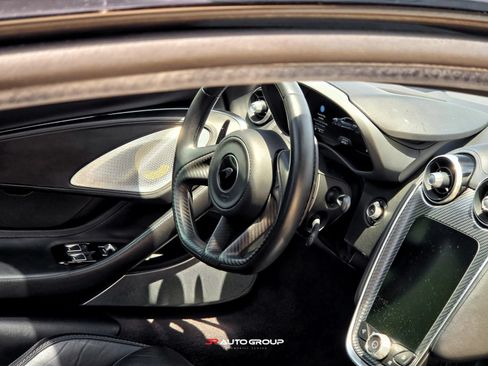 Used 2020 McLaren GT RWD image 36