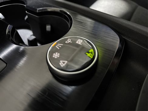 Used 2024 Nissan Rogue SV image 26