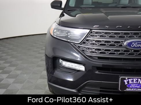 Used 2021 Ford Explorer XLT w/ Equipment Group 202A AWD/4WD image 19