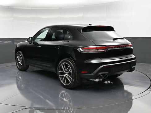 Certified 2026 Porsche Macan AWD/4WD image 3