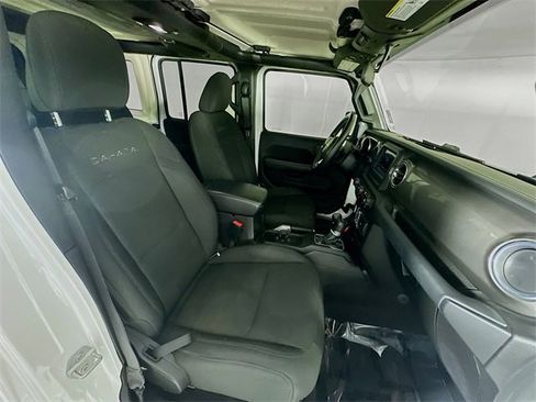 Used 2018 Jeep Wrangler Unlimited Sahara w/ Cold Weather Group image 23