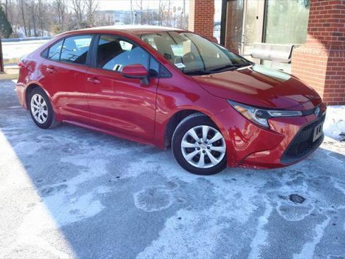 Certified 2021 Toyota Corolla LE image 1