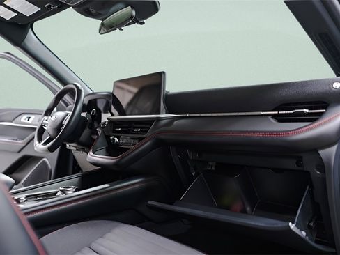 Used 2025 Ford Explorer ST-Line w/ ST-Line Street Pack image 40