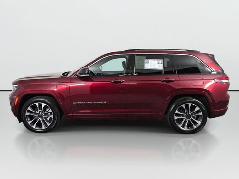 Used 2023 Jeep Grand Cherokee Overland w/ Luxury Tech Group IV AWD/4WD image 6