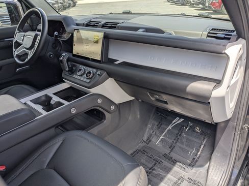 Used 2025 Land Rover Defender 110 S AWD/4WD image 35
