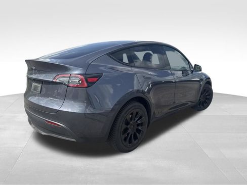 Used 2023 Tesla Model Y Long Range AWD/4WD image 5